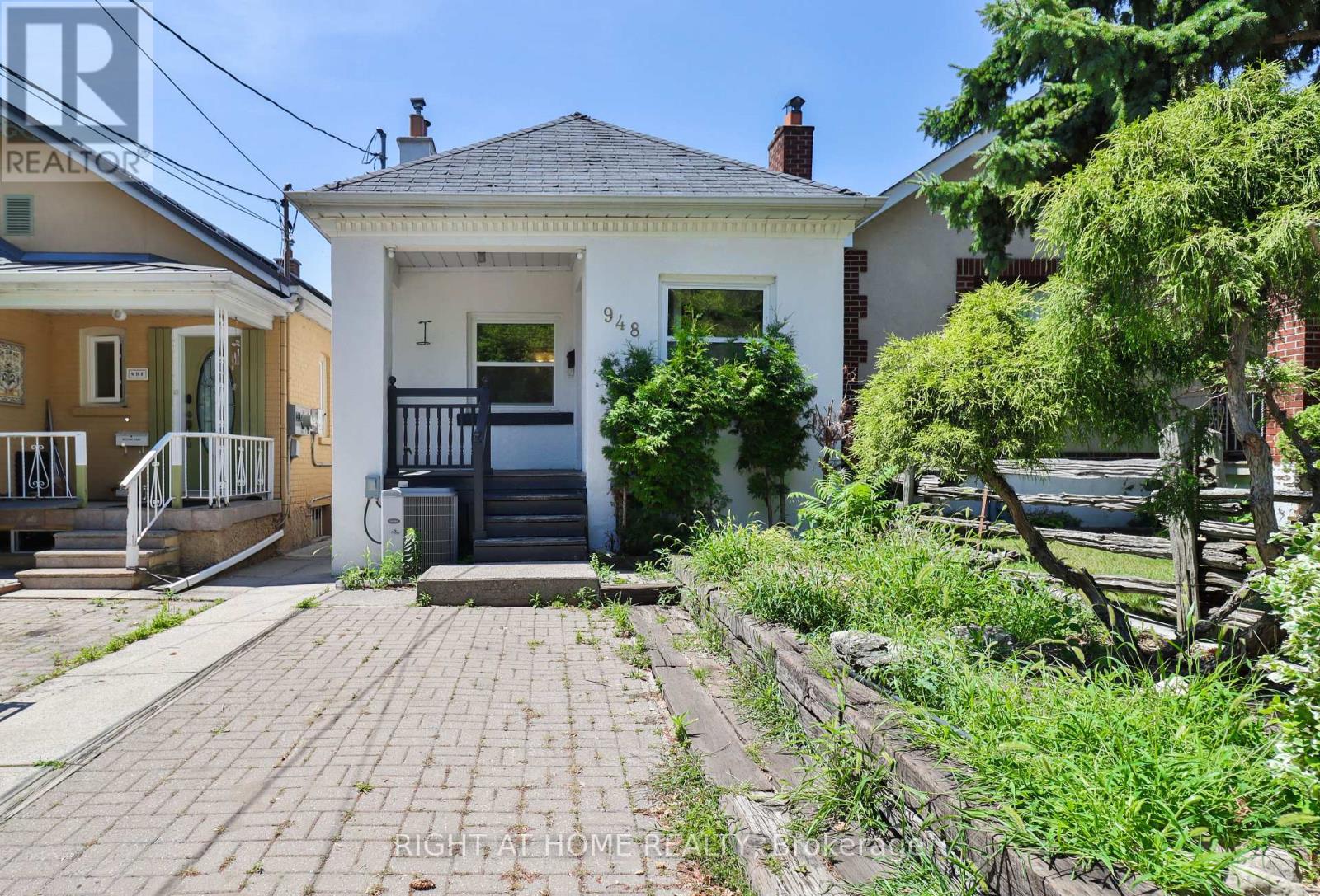 Property image for 948 RUNNYMEDE ROAD|Toronto (Rockcliffe-Smythe), Ontario M6N3W4
