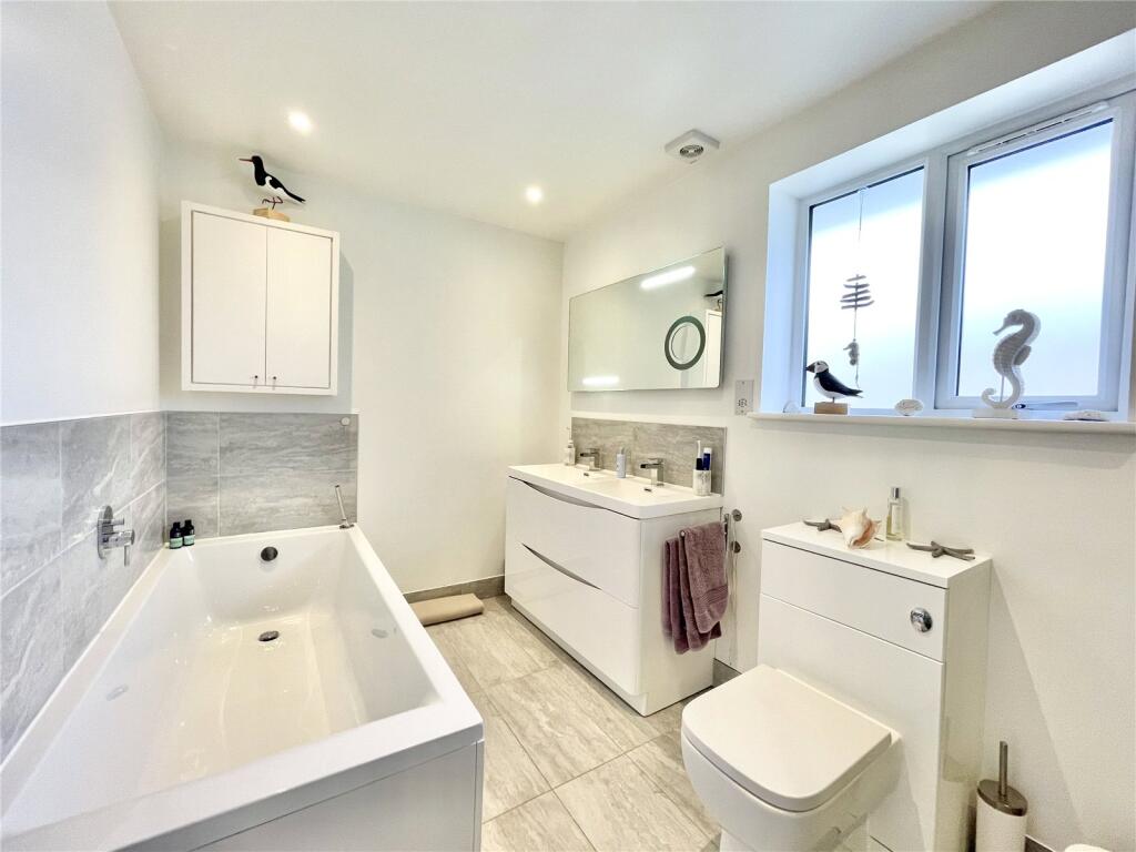 Additional image 17 of Shepherd Close, Highcliffe On Sea, Christchurch, Dorset, BH23