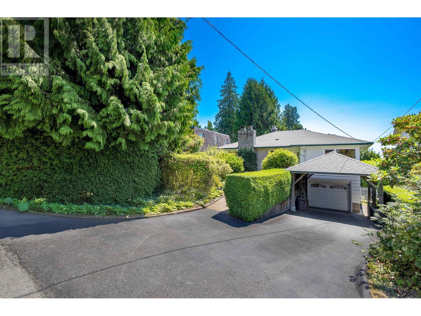 B-2226 HAYWOOD AVENUE|West Vancouver, British Columbia V7V1X5