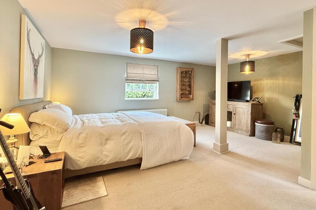 Additional image 19 of Central Ringwood, BH24