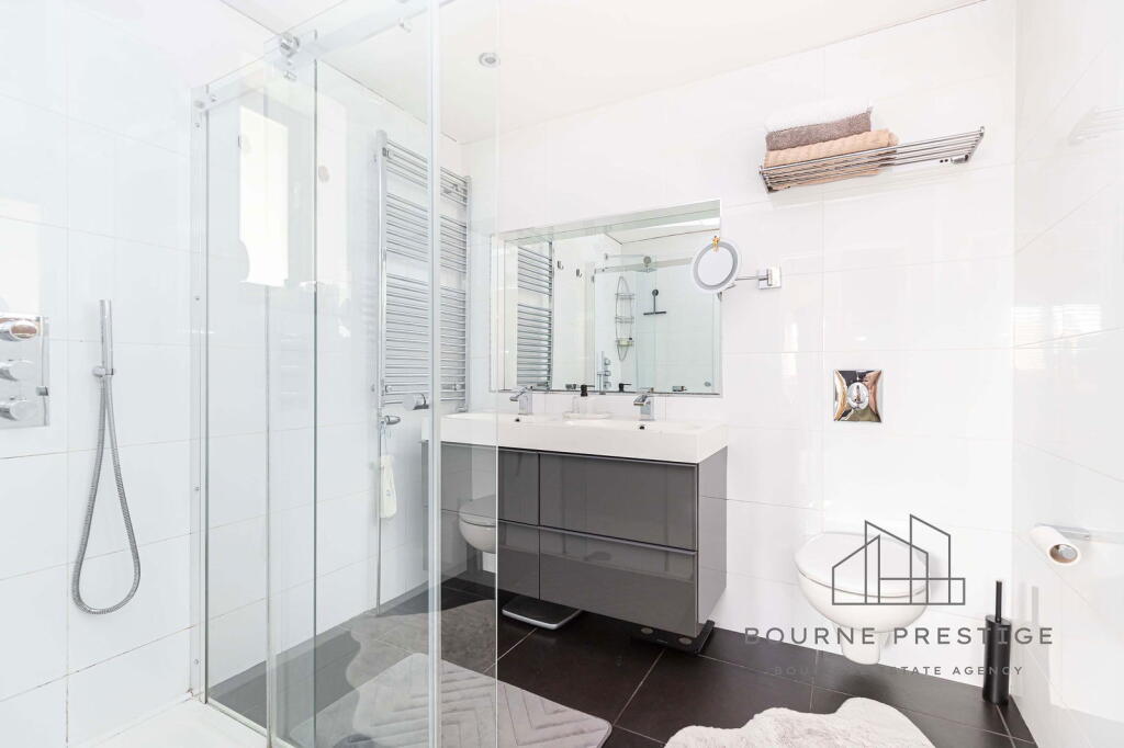 Additional image 29 of St Albans Ave, Queens Park