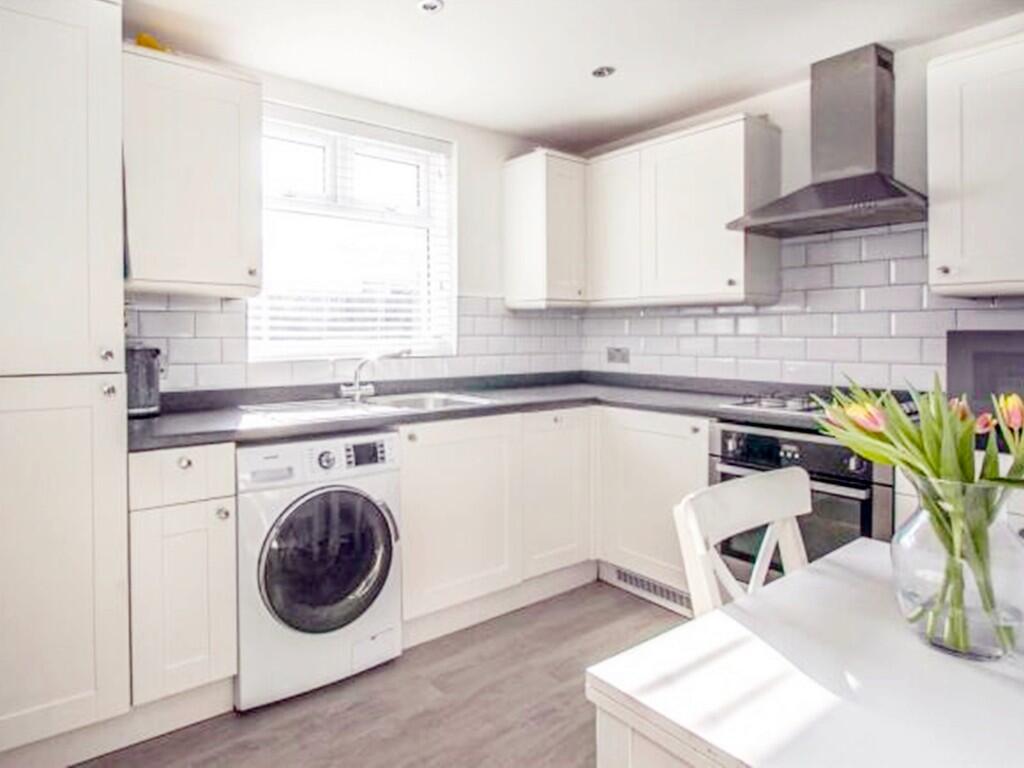 Additional image 3 of Garden Flat, Fortescue Road, Bournemouth, Dorset, BH3