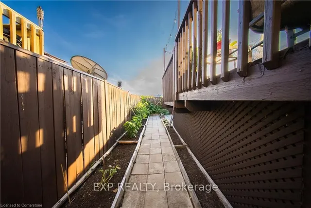 Additional image 32 of 15 Corsica St