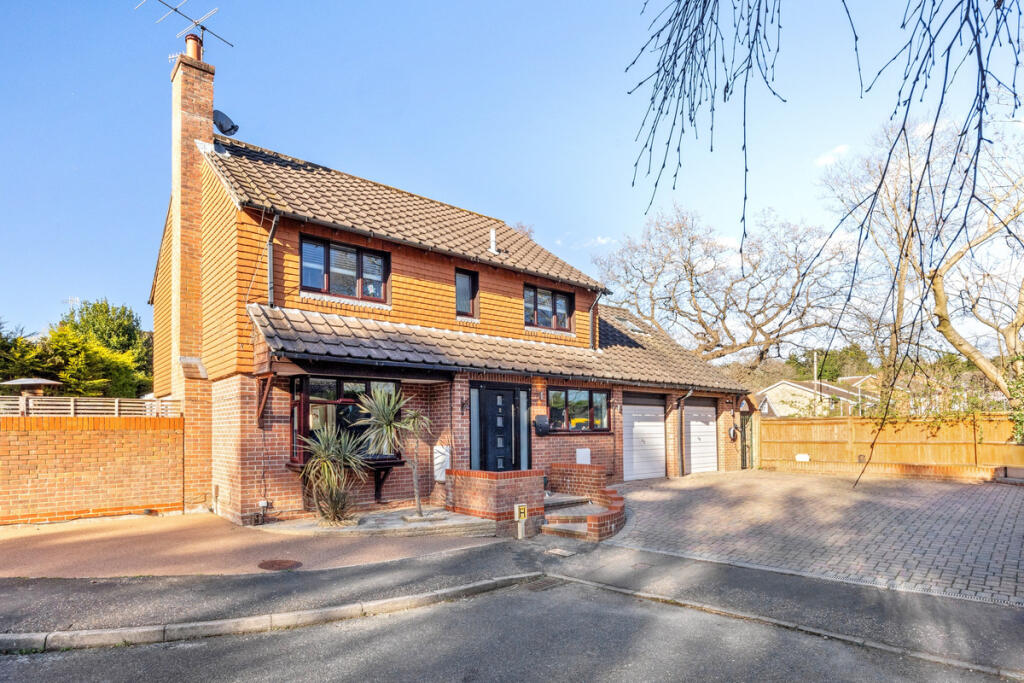 Prince William Close, Worthing, BN14