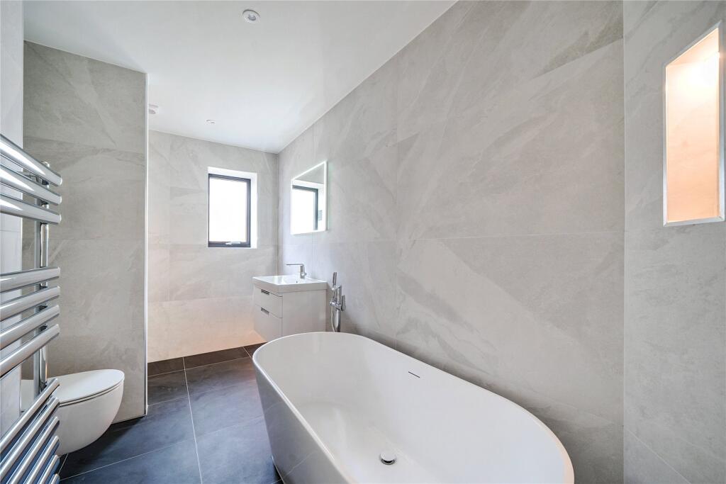 Additional image 23 of First Marine Avenue, Barton on Sea, New Milton, Hampshire, BH25