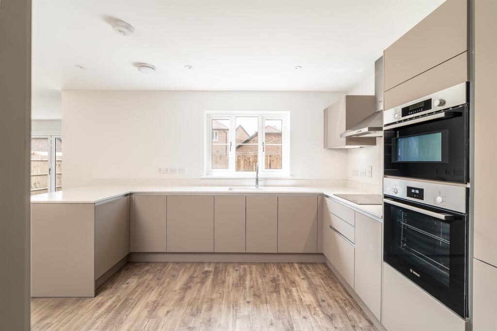 Additional image 2 of 12 Meadow Gate, Angmering