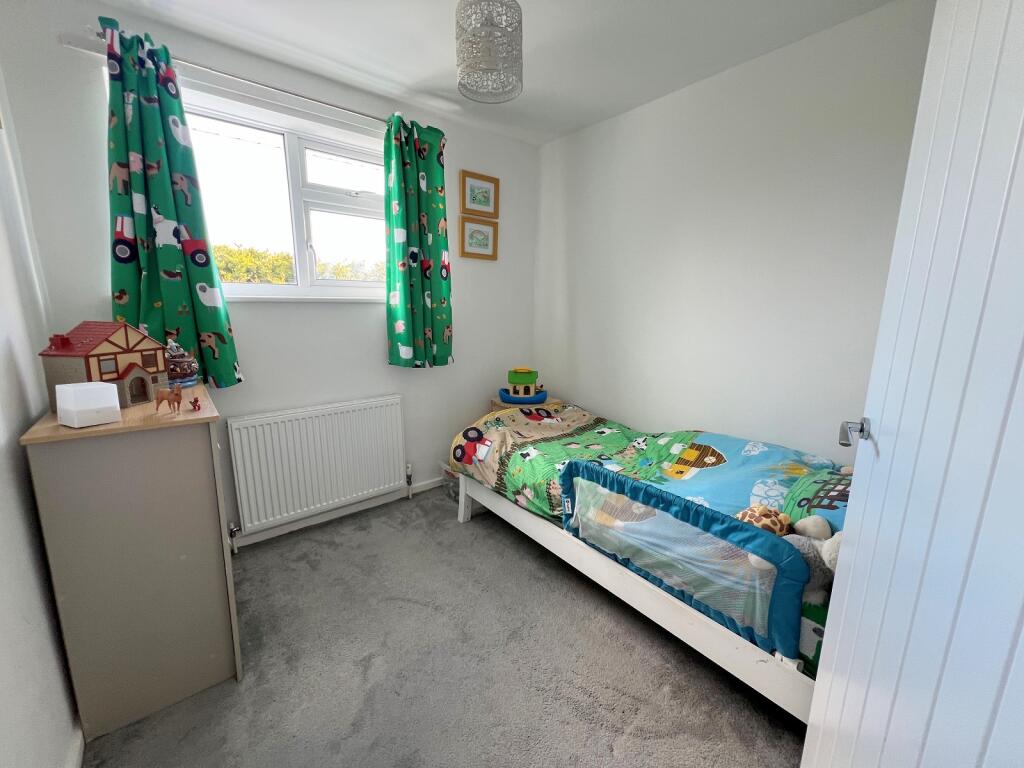 Additional image 7 of White Knights, Barton On Sea, New Milton, Hampshire. BH25 7HA