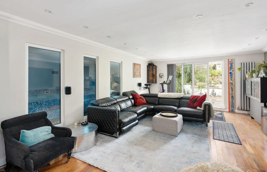 Additional image 8 of The Pool Flat, 117-118 Marine Parade, Brighton, East Sussex, BN2 1DD