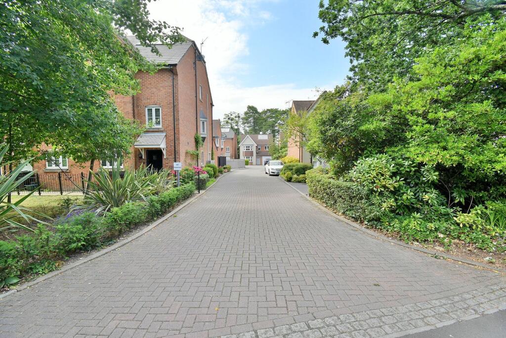 Additional image 21 of White Oaks Close, Ferndown, BH22