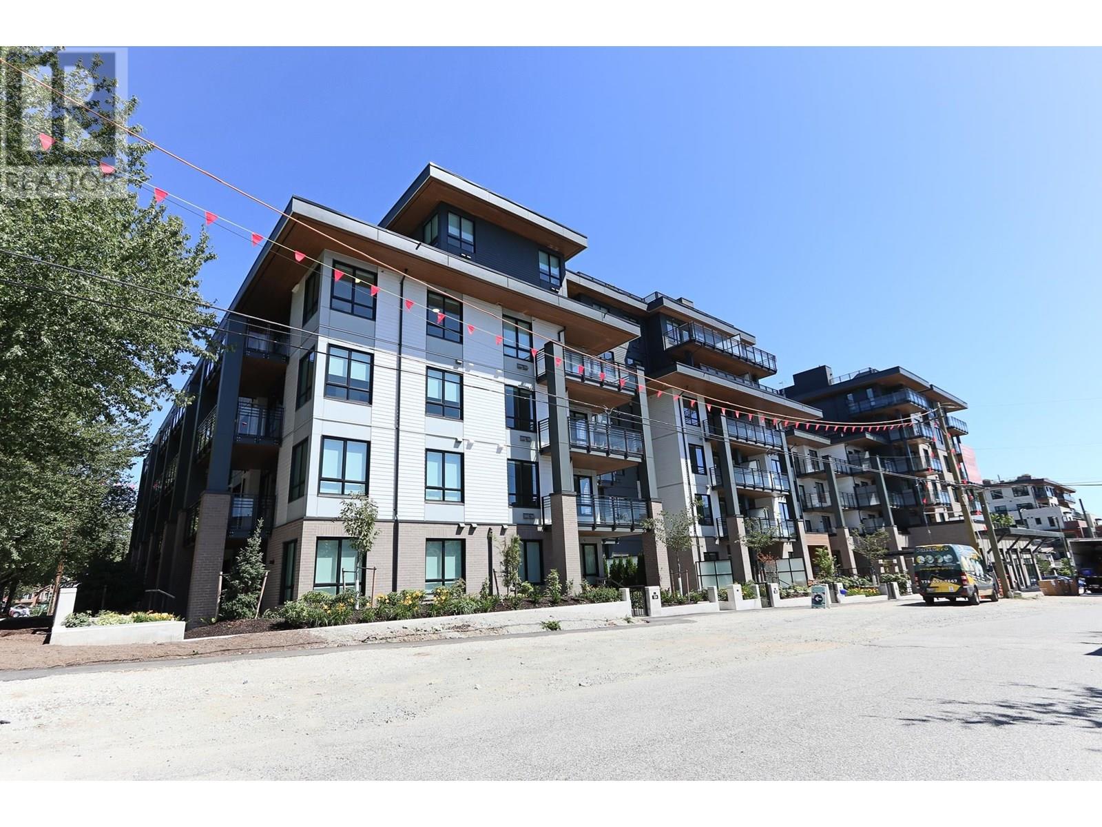 602 2450 GARDEN DRIVE|Vancouver, British Columbia V5N0K1