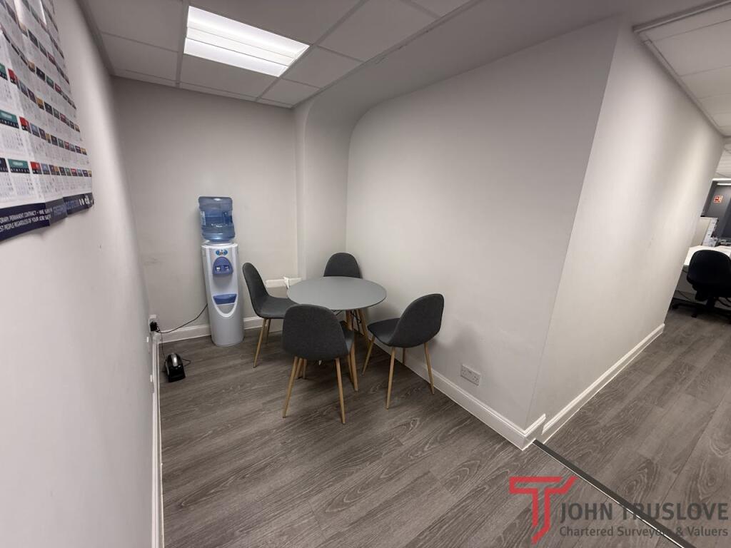 房产图片 7 - 红砖绿地西侧6号教堂绿地一楼，雷迪奇，B97 4DY