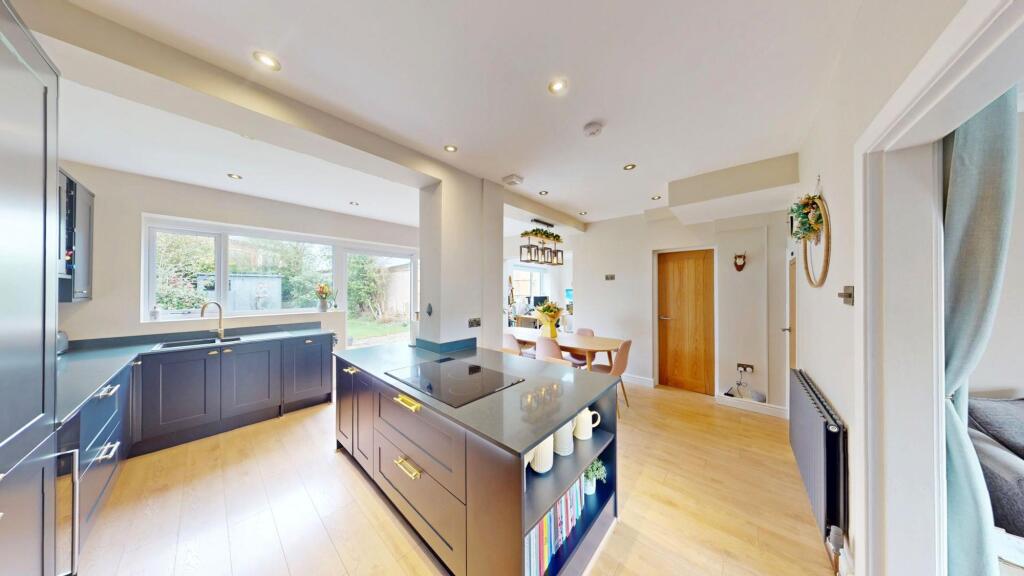 Dobb Brow Road, Westhoughton, BL5