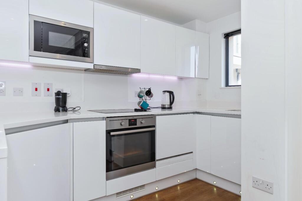 Additional image 6 of Clifton Hill, Brighton