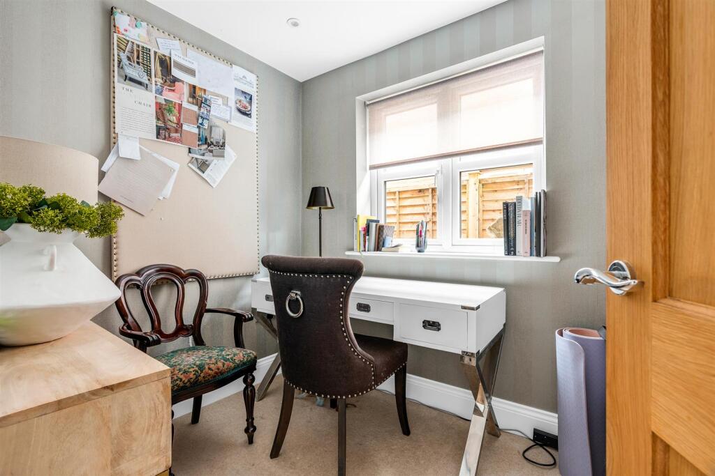 Additional image 6 of Wendover Drive, Welwyn