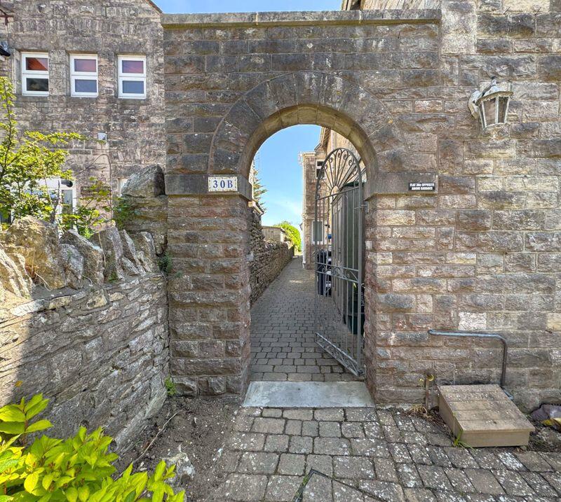 Additional image 4 of Superb Newly Renovated Ground Floor Garden Flat With Direct Sea Views