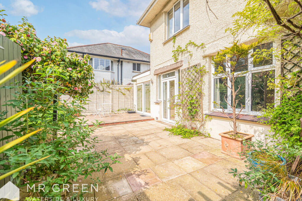 Additional image 5 of Thistlebarrow Road, Bournemouth. BH7 7AJ