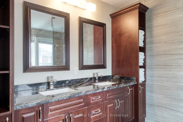 Additional image 26 of 44 Tami Crt