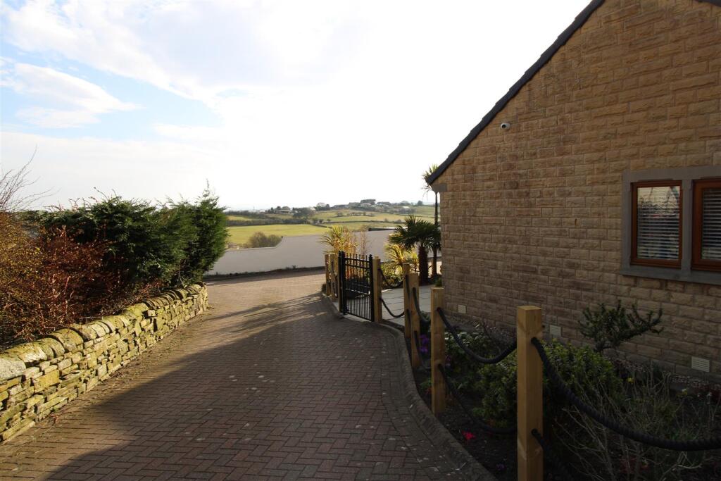 Additional image 32 of Toftshaw Lane, East Bierley, Bradford