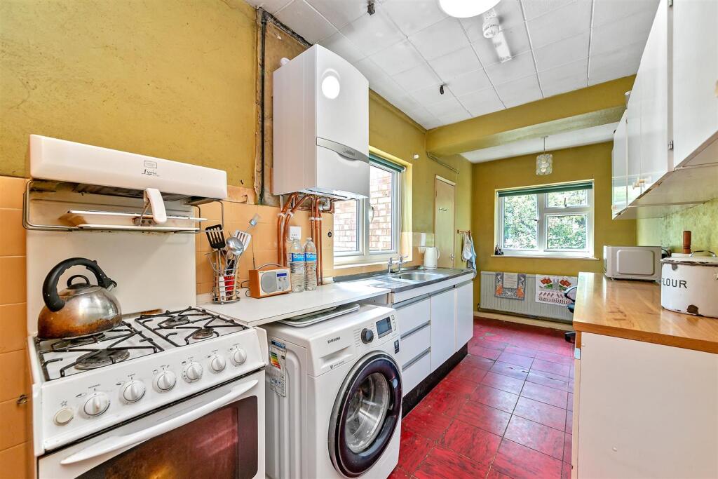 Additional image 6 of Wynchlands Crescent, St Albans