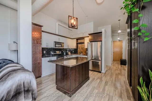 Additional image 7 of 410 King St Unit 609