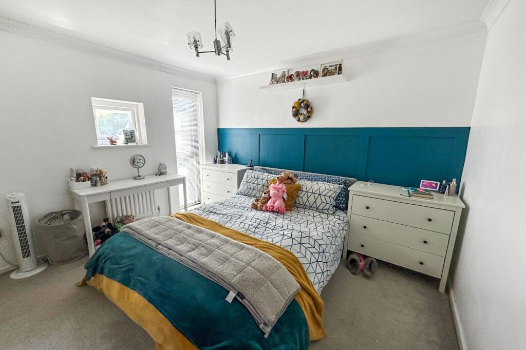 Additional image 8 of 237 Lymington Road, Highcliffe, Dorset. BH23 5EB