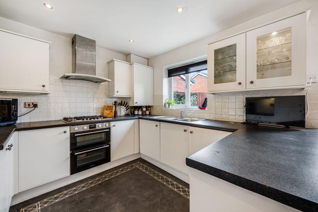 Additional image 4 of Stitch-Mi-Lane, Harwood