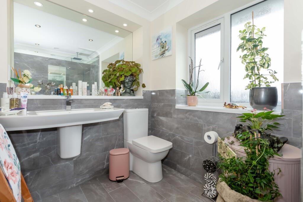 Additional image 19 of Pier Road, Littlehampton, BN17