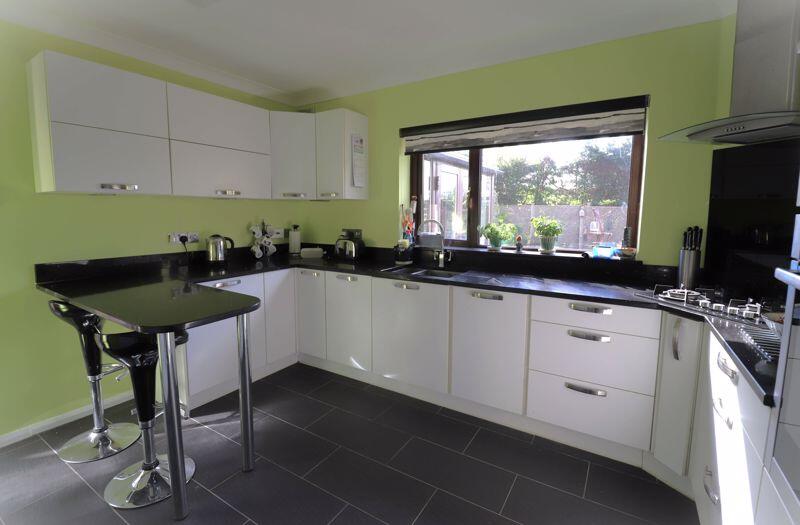 Additional image 7 of Rural 4 Bedroom Home With Garage, Parking & Stunning Views