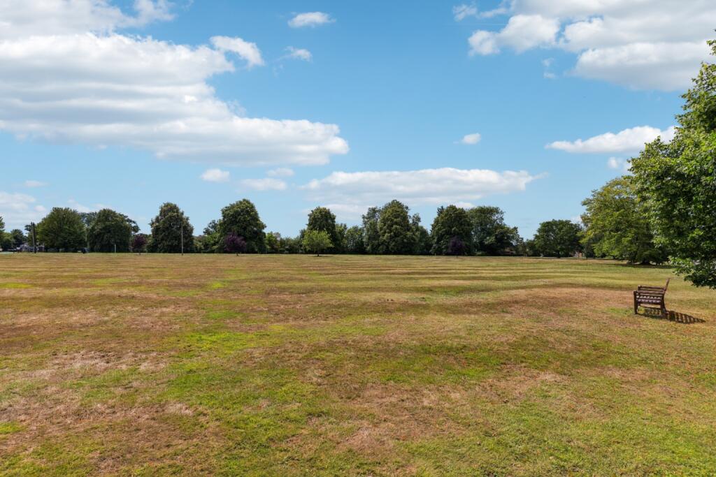 Additional image 32 of Two Oaks Drive, Welwyn, Hertfordshire, AL6 0EZ