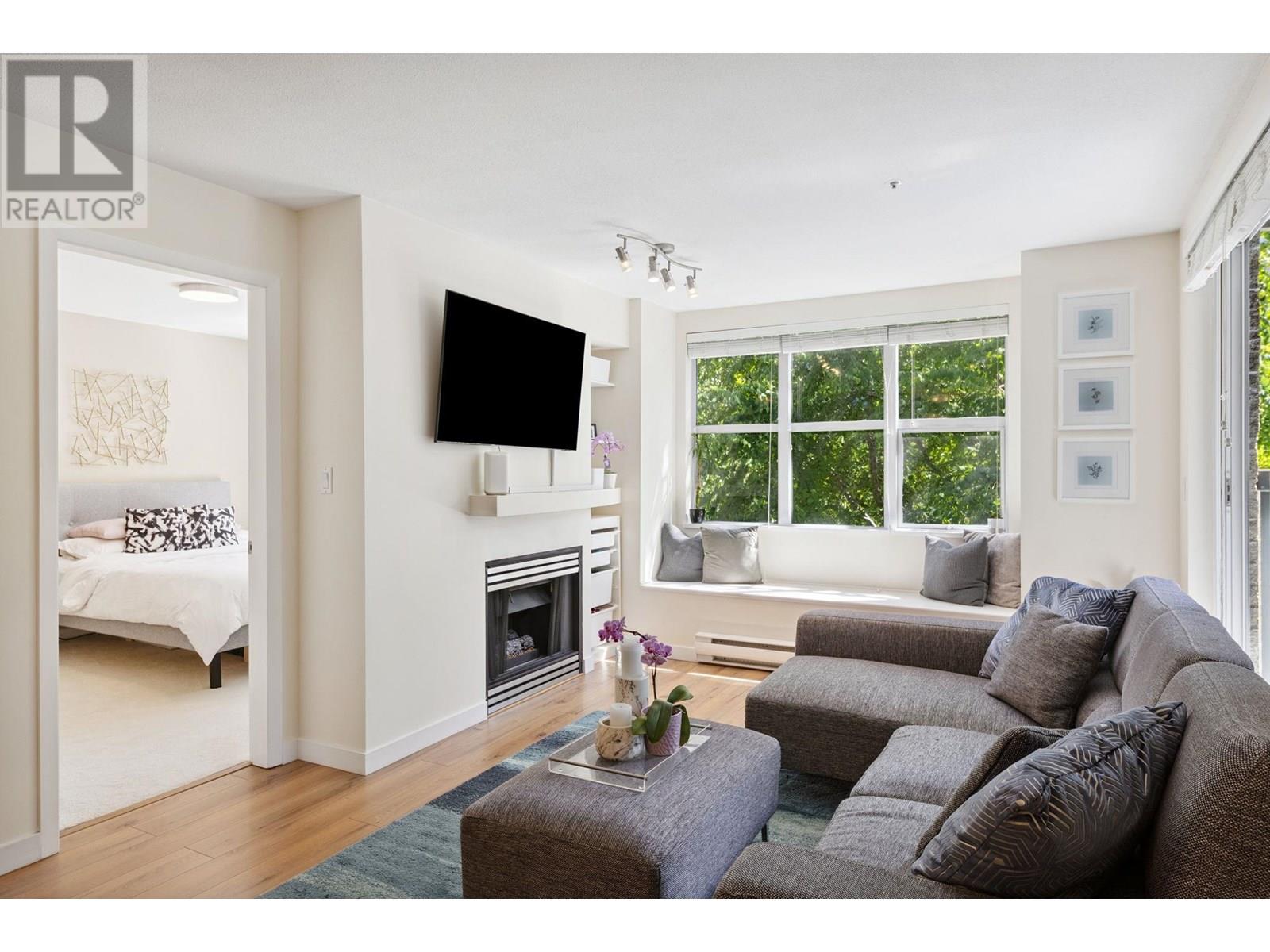 309 2288 MARSTRAND AVENUE|Vancouver, British Columbia V6K4S9