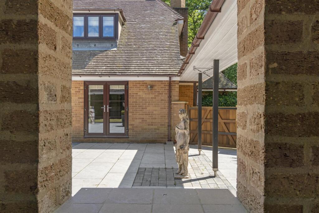 Additional image 43 of Endwood Drive, Little Aston Park