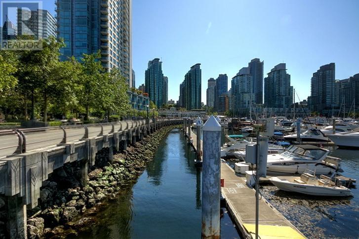 805 588 BROUGHTON STREET|Vancouver, British Columbia V6G3E3