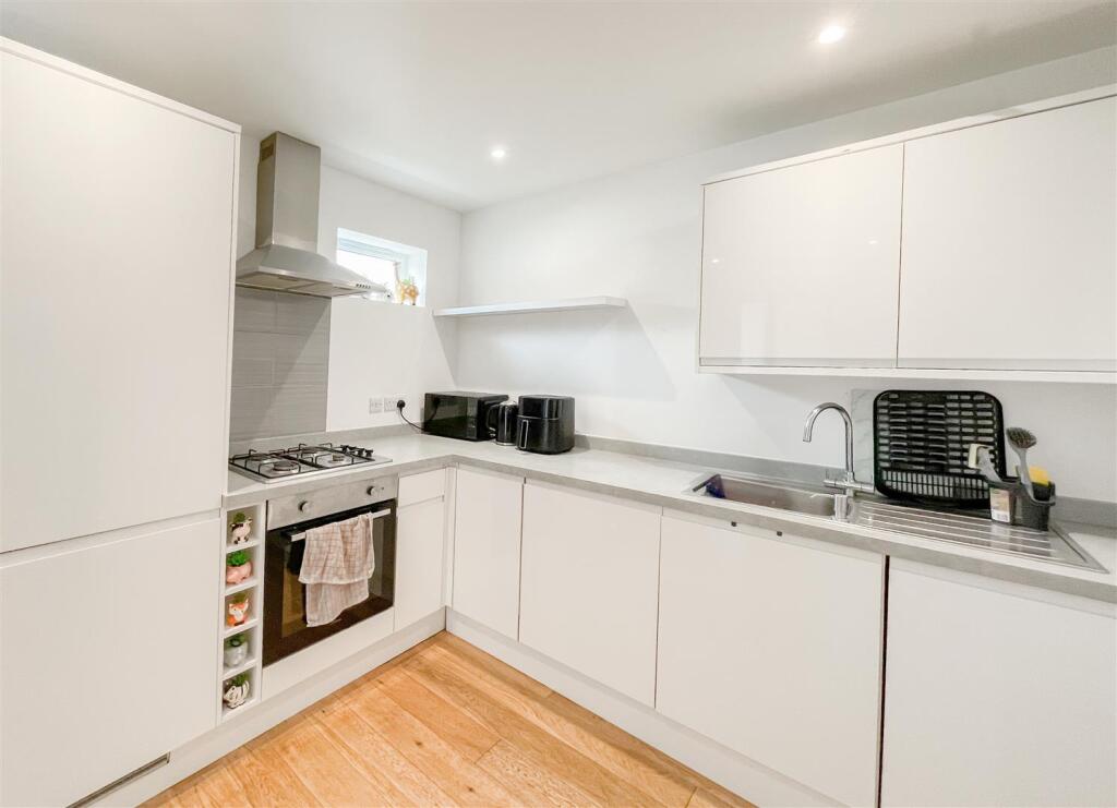 Additional image 12 of Cavendish Place, Eastbourne, BN21 3TY