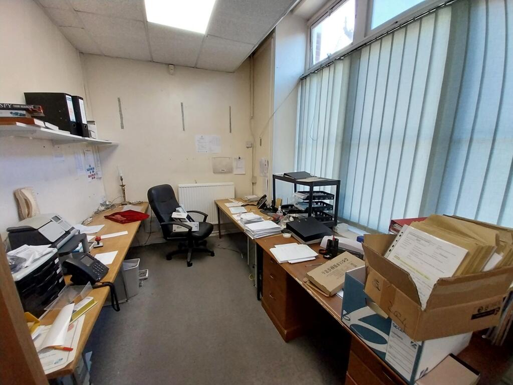 Additional image 10 of 43 South Street, Eastbourne, East Sussex, BN21 4UT