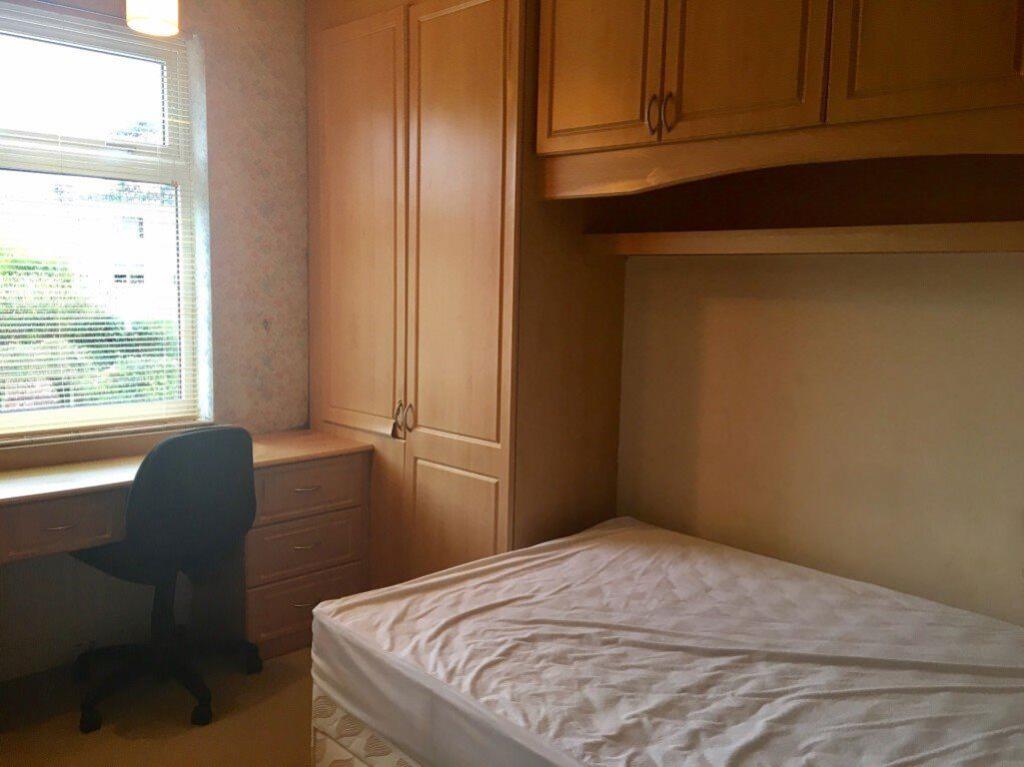 Additional image 7 of Student Five Bedroom House Situated In Queens Park