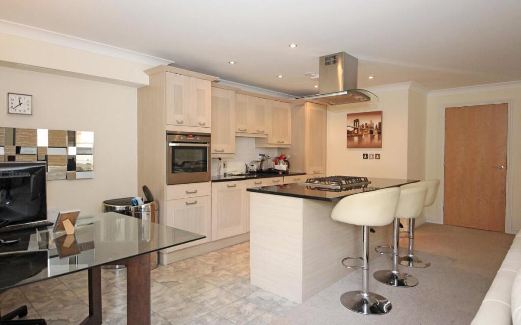 Additional image 4 of Merlewood Close, Town Centre