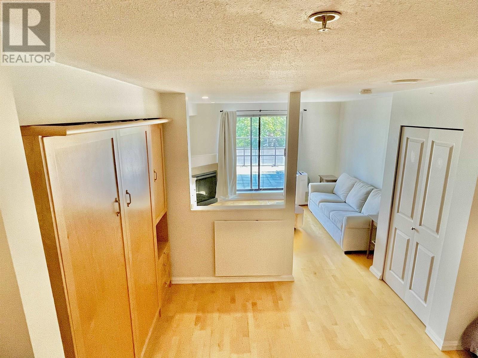 305 997 W 22 AVENUE|Vancouver, British Columbia V5V2A2