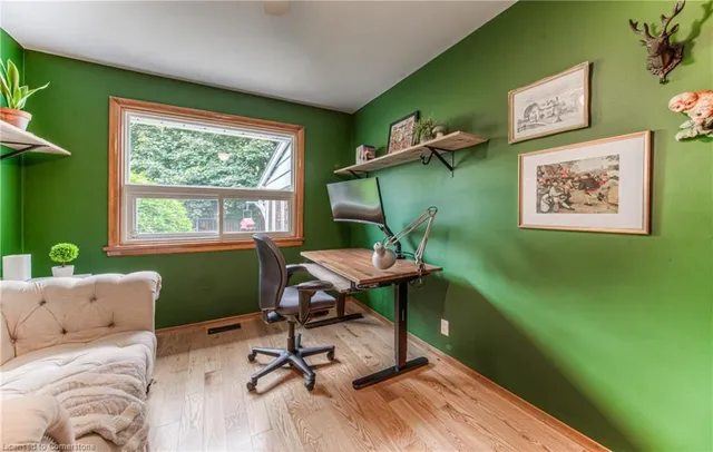 Additional image 22 of 32 Ellis Ave