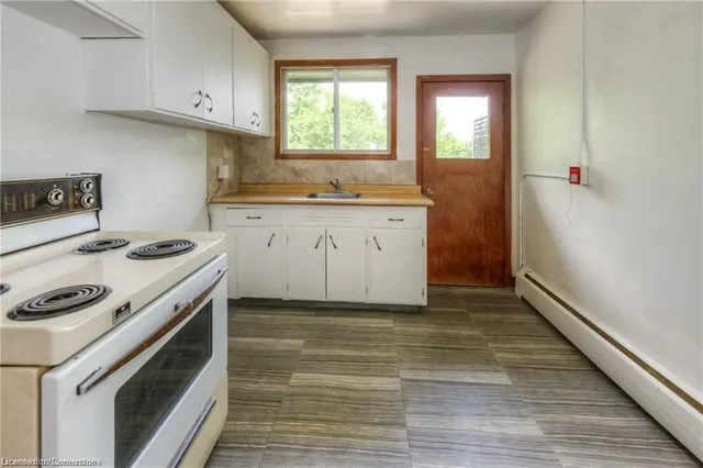 Additional image 12 of 126 Clive Rd