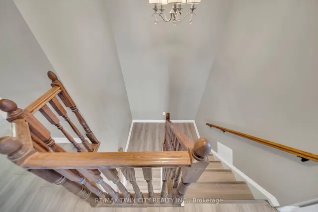 Additional image 11 of 28 Uxbridge Cres