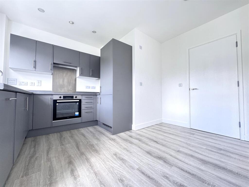 Additional image 7 of Hartington Place, Eastbourne BN21 3BG