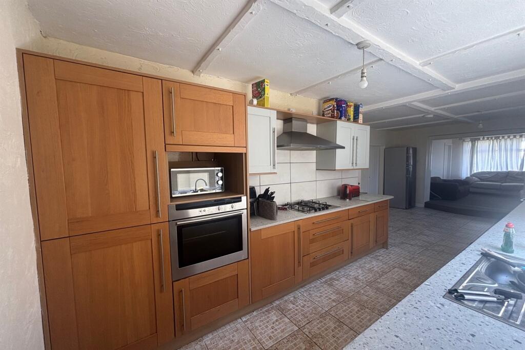 Additional image 2 of 5 bedroom Detached Chalet Bungalow in Wallisdown