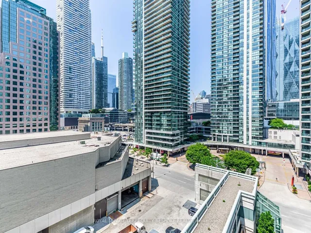 Additional image 31 of 10 Queens Quay Unit 811