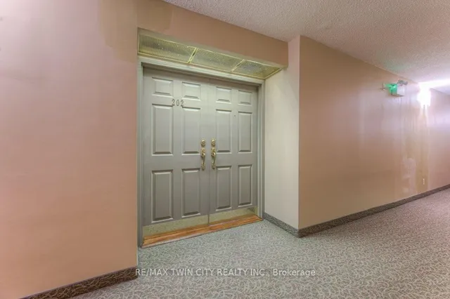 Additional image 23 of 3267 King St Unit 202