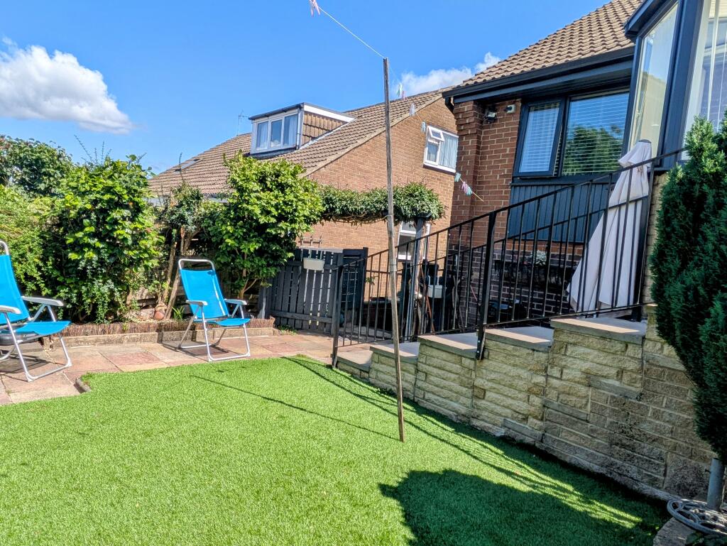 Additional image 14 of Fairway Walk, Bradford, BD7