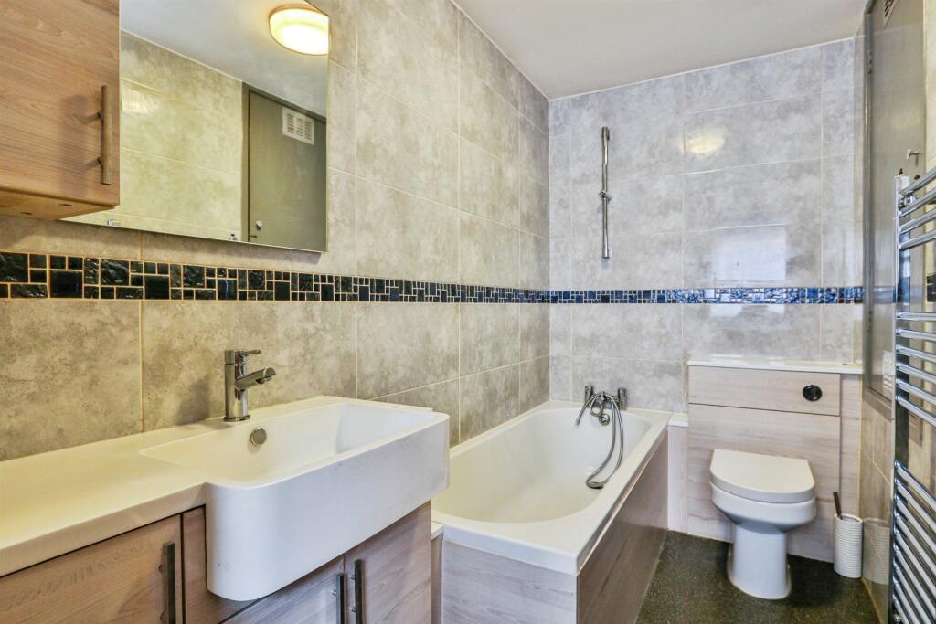 Additional image 9 of Holbury Close, BOURNEMOUTH