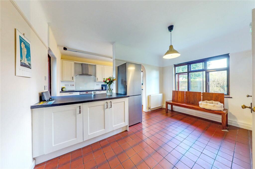 Additional image 3 of Chestnut Avenue, Barton on Sea, New Milton, Hampshire, BH25