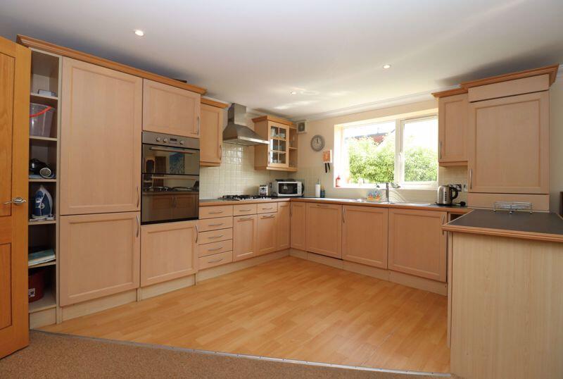 Additional image 6 of 3 Double Bedroom Apartment Close To Beach & Town Centre - Holiday Lets Permitted