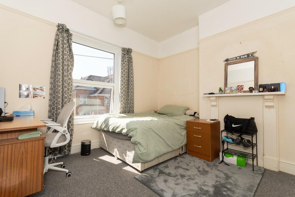 Additional image 5 of Wycliffe RD - FREE DELIVEROO