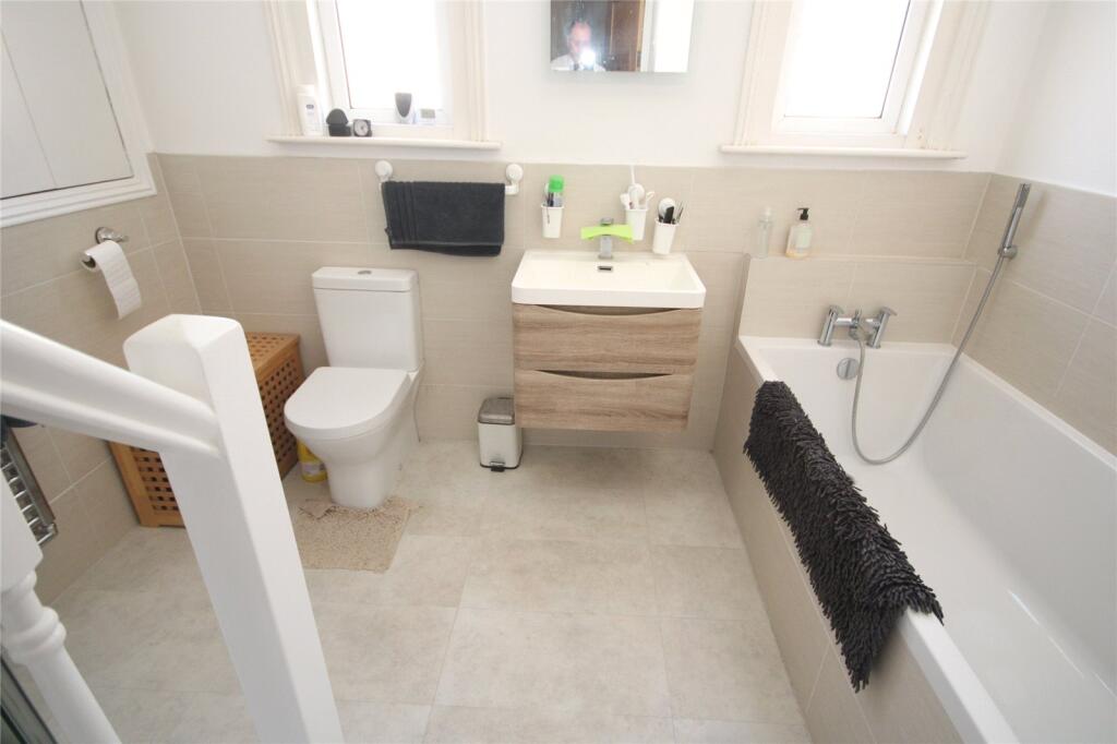 Additional image 8 of Highlands Road, Barton on Sea, New Milton, Hampshire, BH25